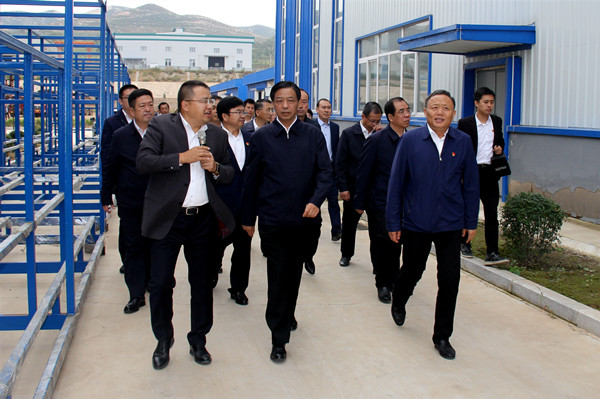 朝陽市市委書記、市人大常委會(huì)主任蹇彪率領(lǐng)導(dǎo)班子到我司考察調(diào)研