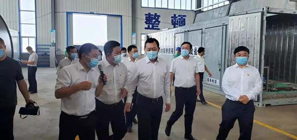 朝陽市委副書記、市長謝衛(wèi)東蒞臨一諾環(huán)保產(chǎn)業(yè)園考察并指導(dǎo)工作